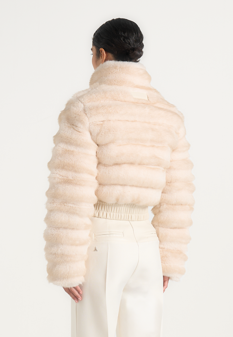 Ama - Plush Cropped Puffer Jacket - Ivory