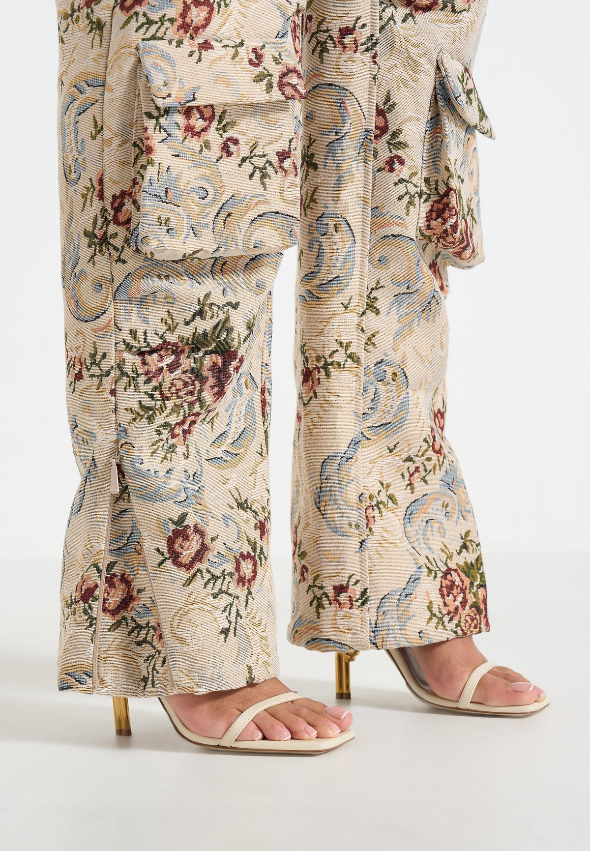 Emilie - High Waisted Tapestry Cargo Pants - Beige