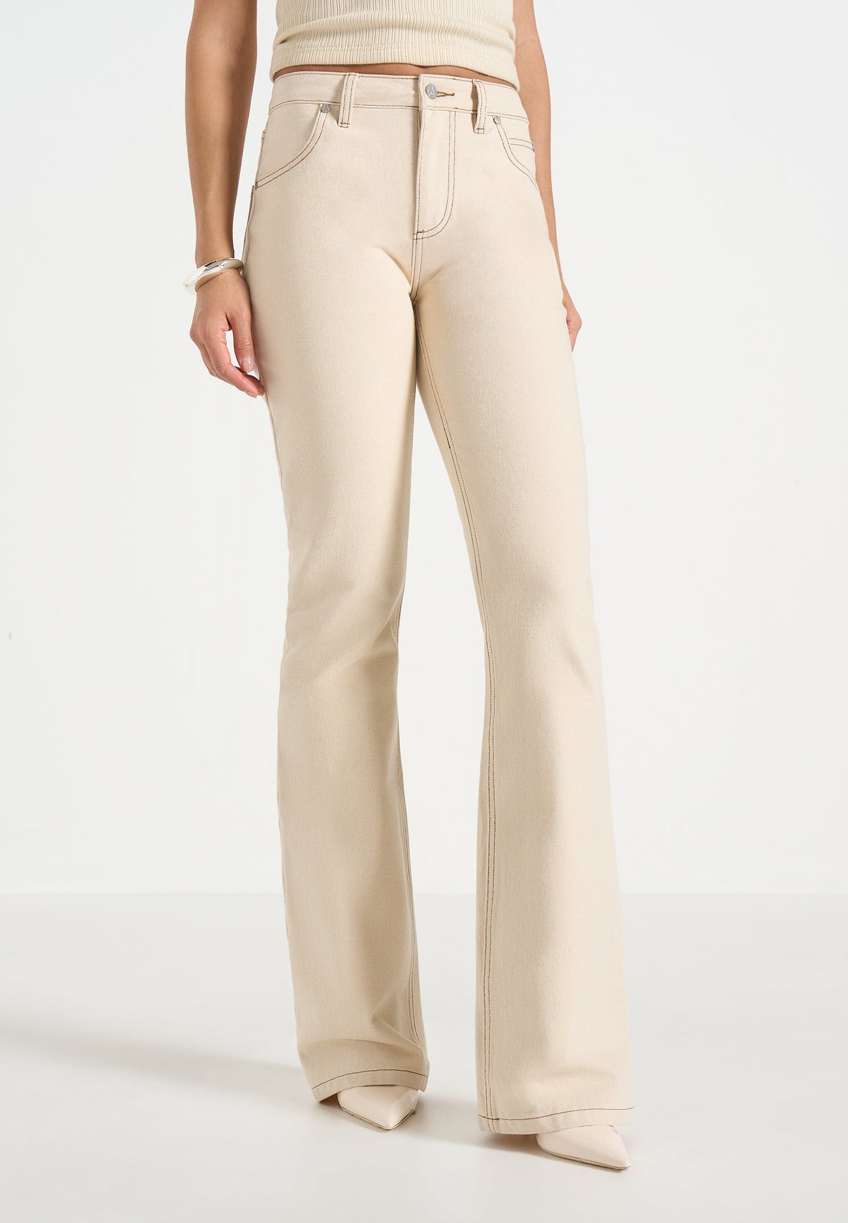 Abbie - Stacked Fit And Flare Jeans - Cream