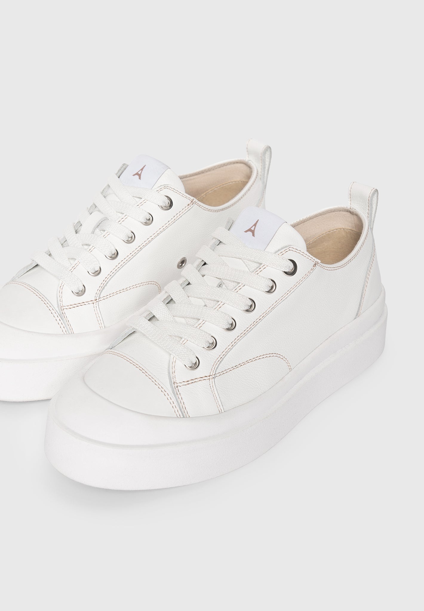 Women's Vienna - Leather Contrast Stitch Sneaker - White