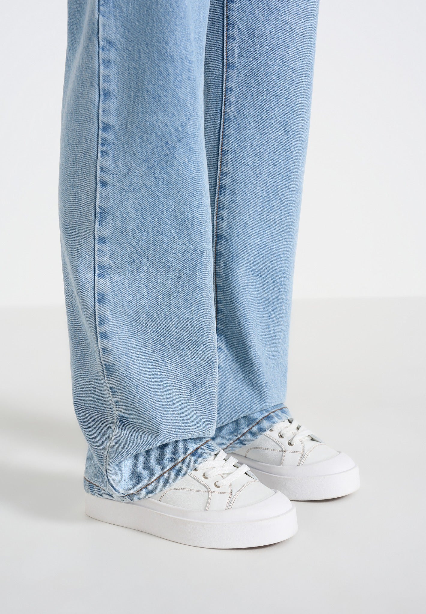 womens-vienna-leather-contrast-stitch-sneaker-white