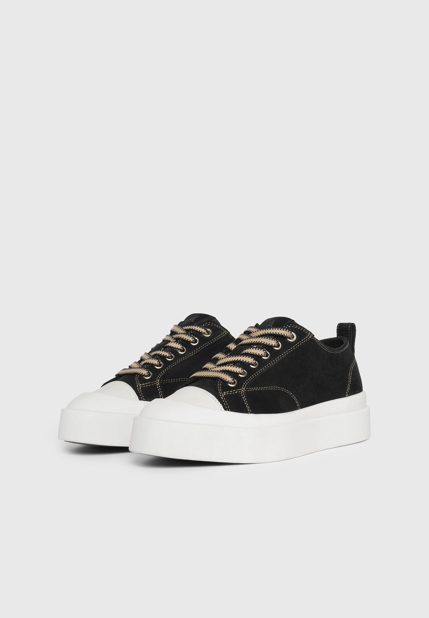 Women's Vienna - Suede Contrast Stitch Sneaker - Black