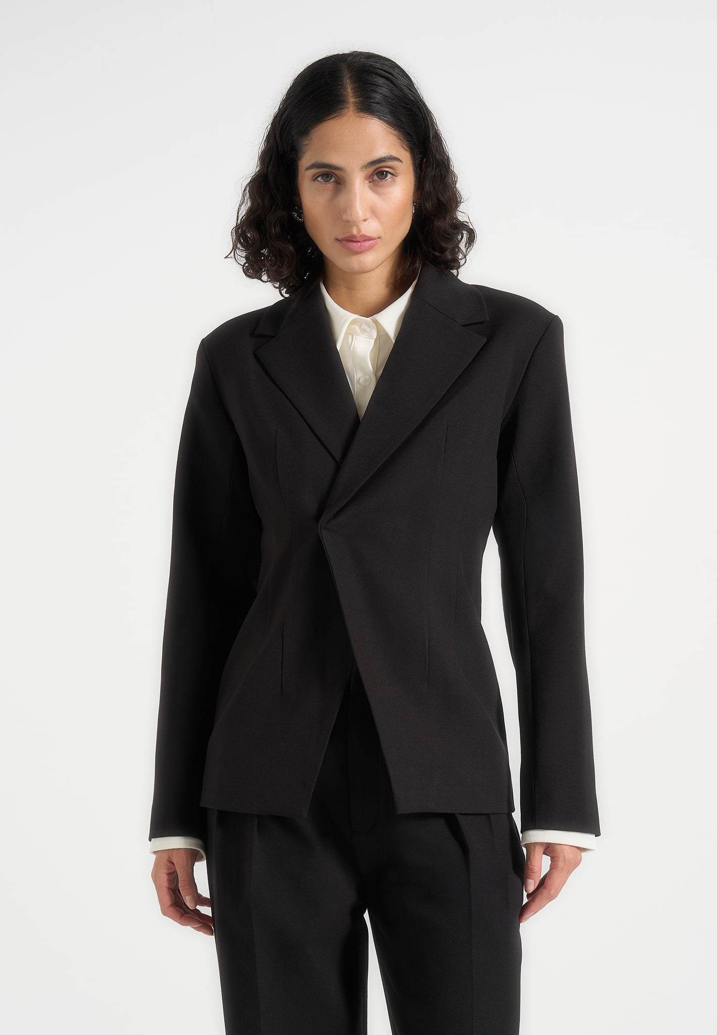 Beatrice - Tailored Cinched Blazer - Black 