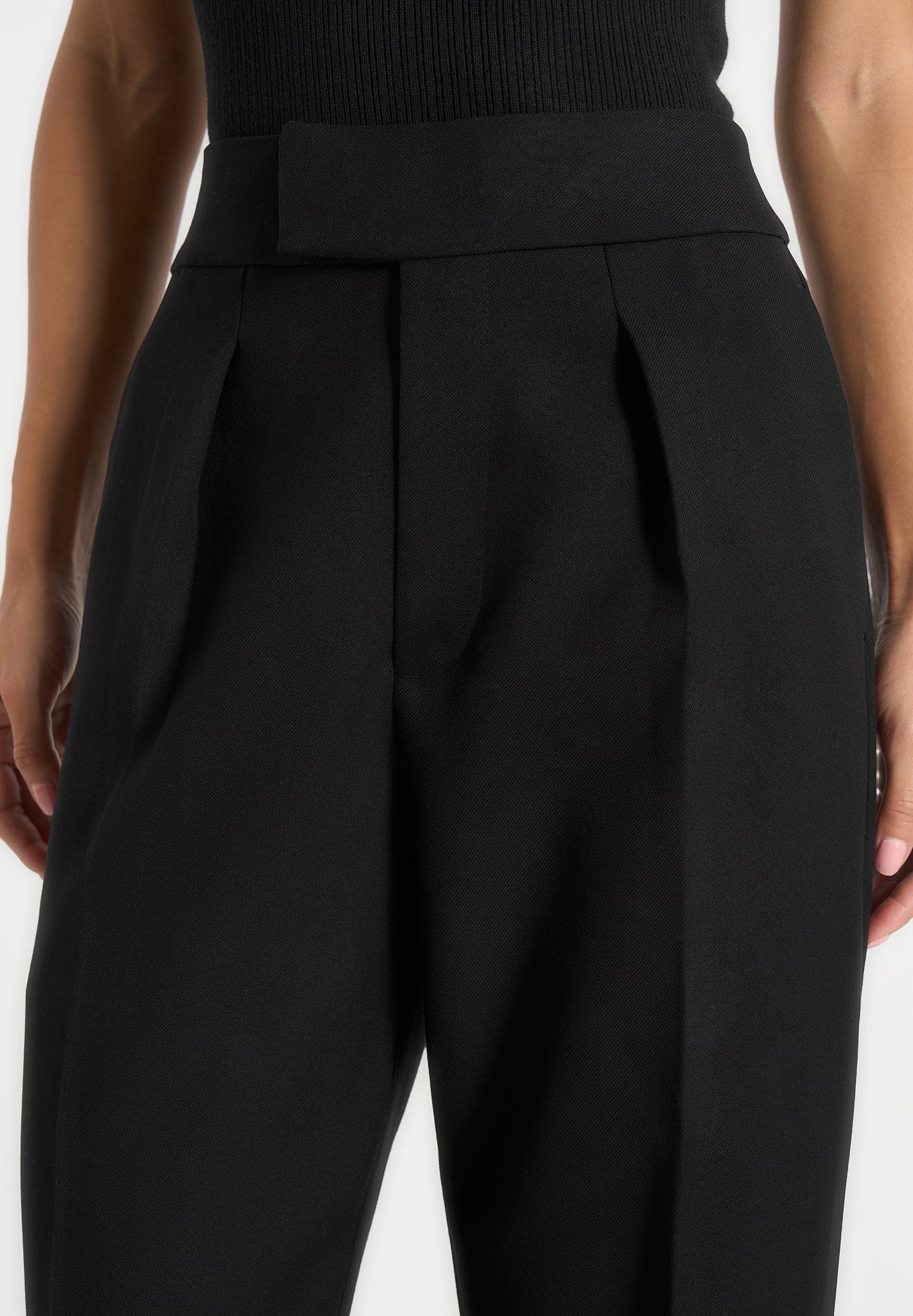 Elsa - High Waisted Tailored Pants - Black