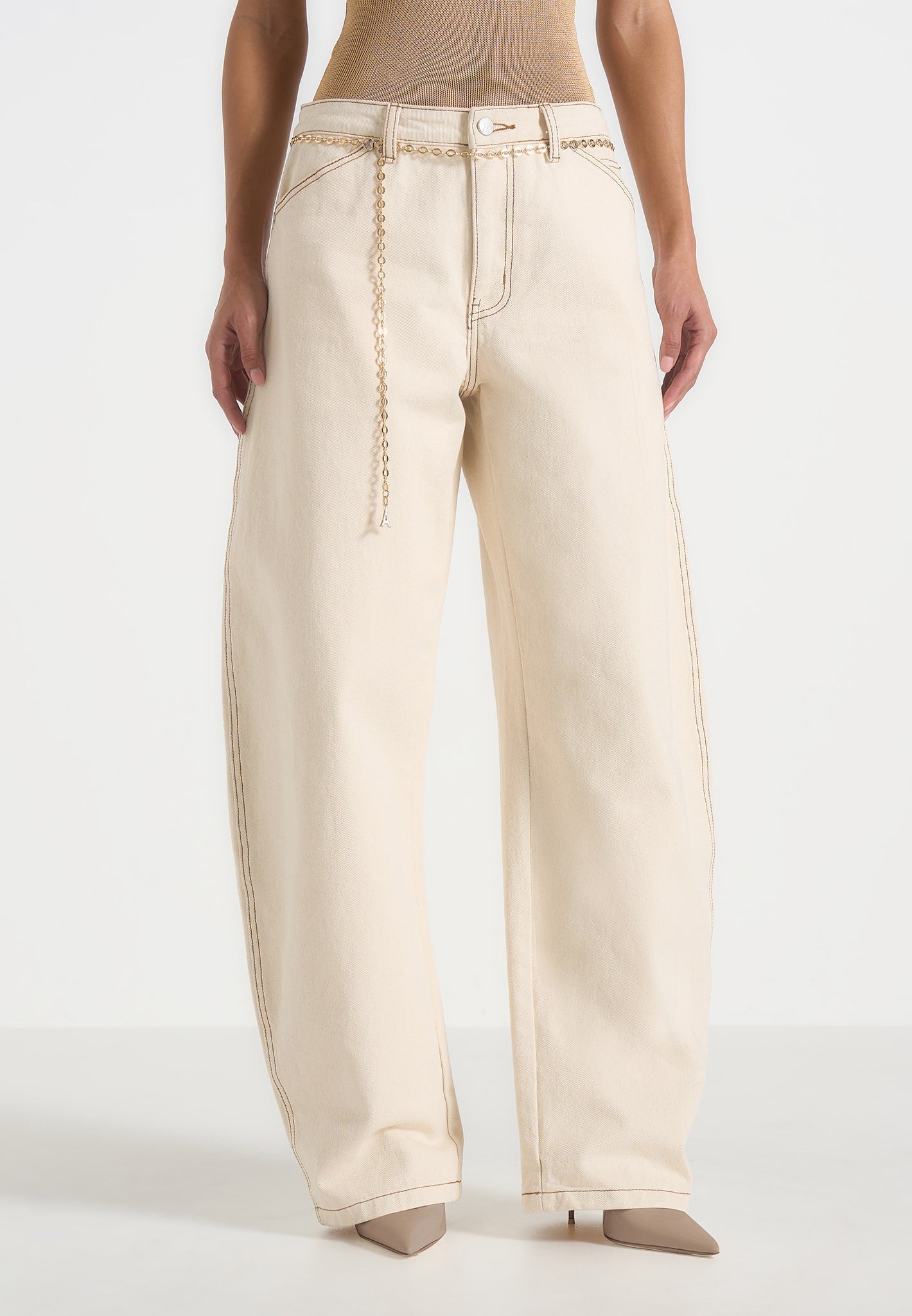 enora-hourglass-jean-with-chain-cream 
