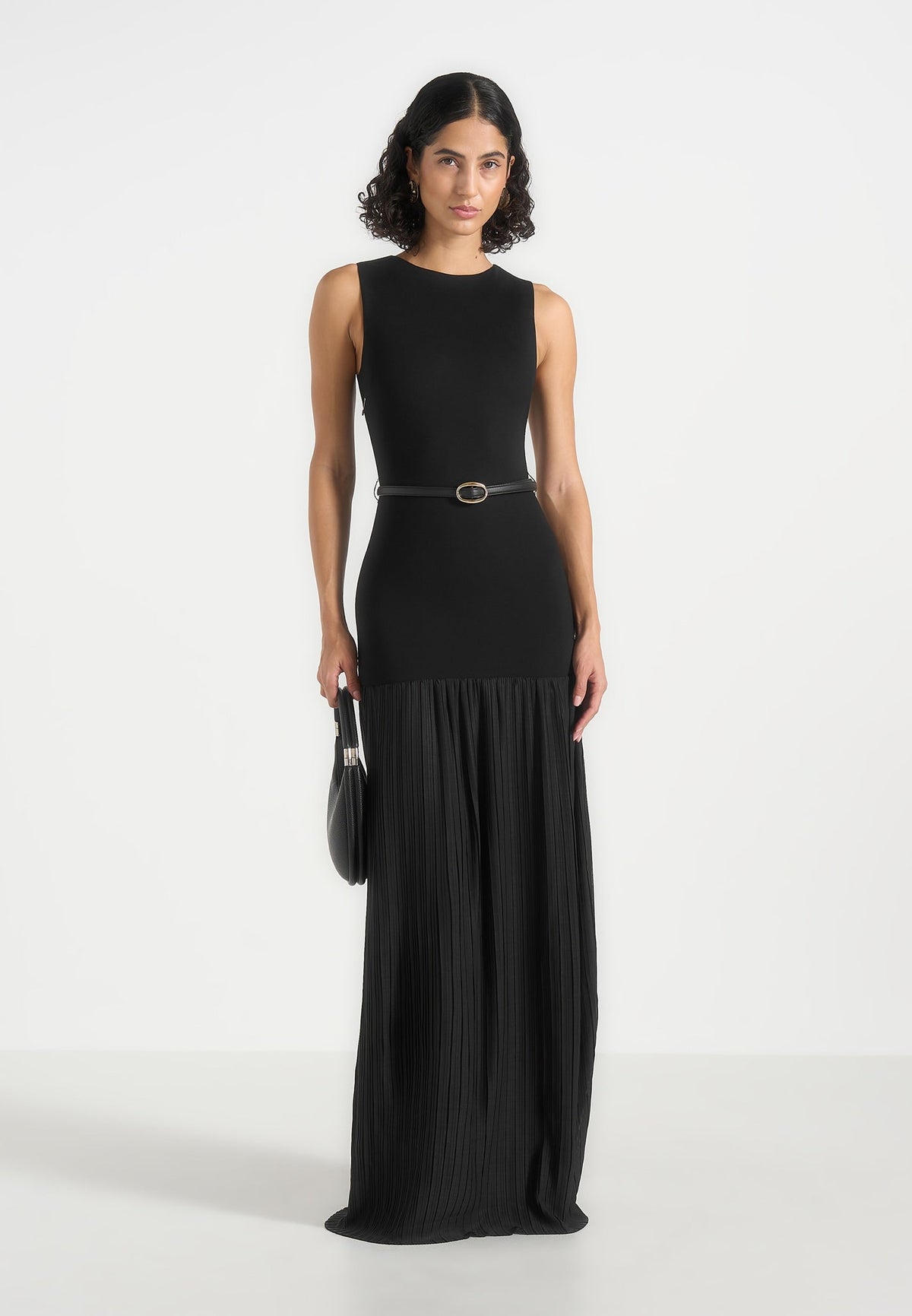 Emma - Crew Neck Crepe Belted Pleated Maxi Dress - Black