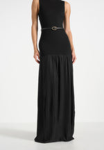 emma-crew-neck-belted-pleated-maxi-dress-black