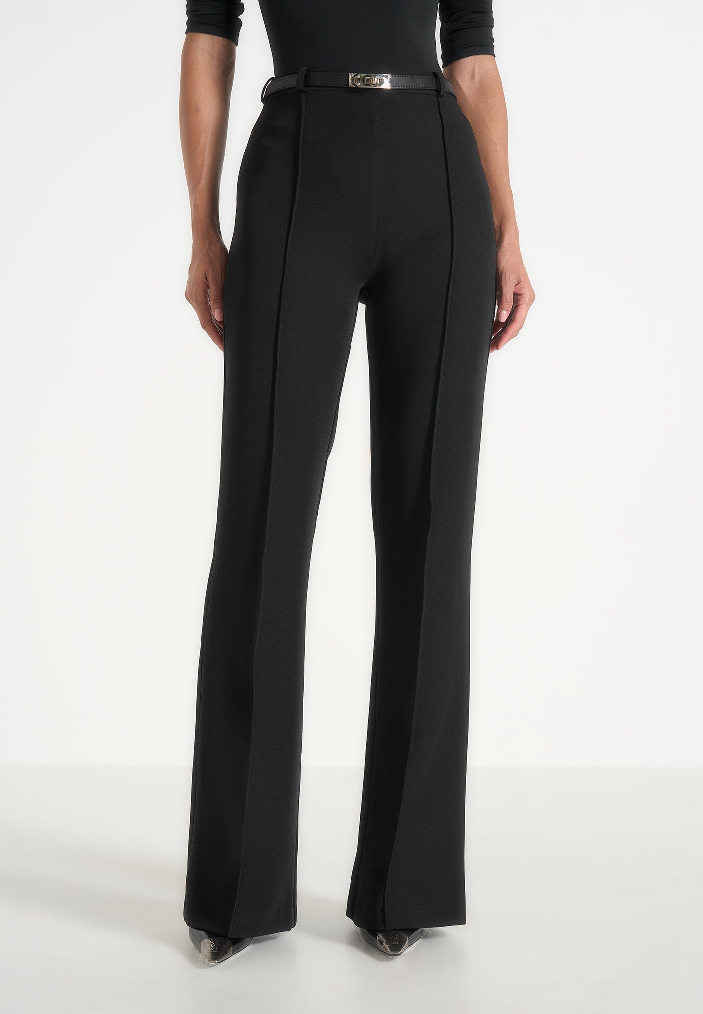 Quinn - High-Waisted Belted Fit & Flared Trousers - Black