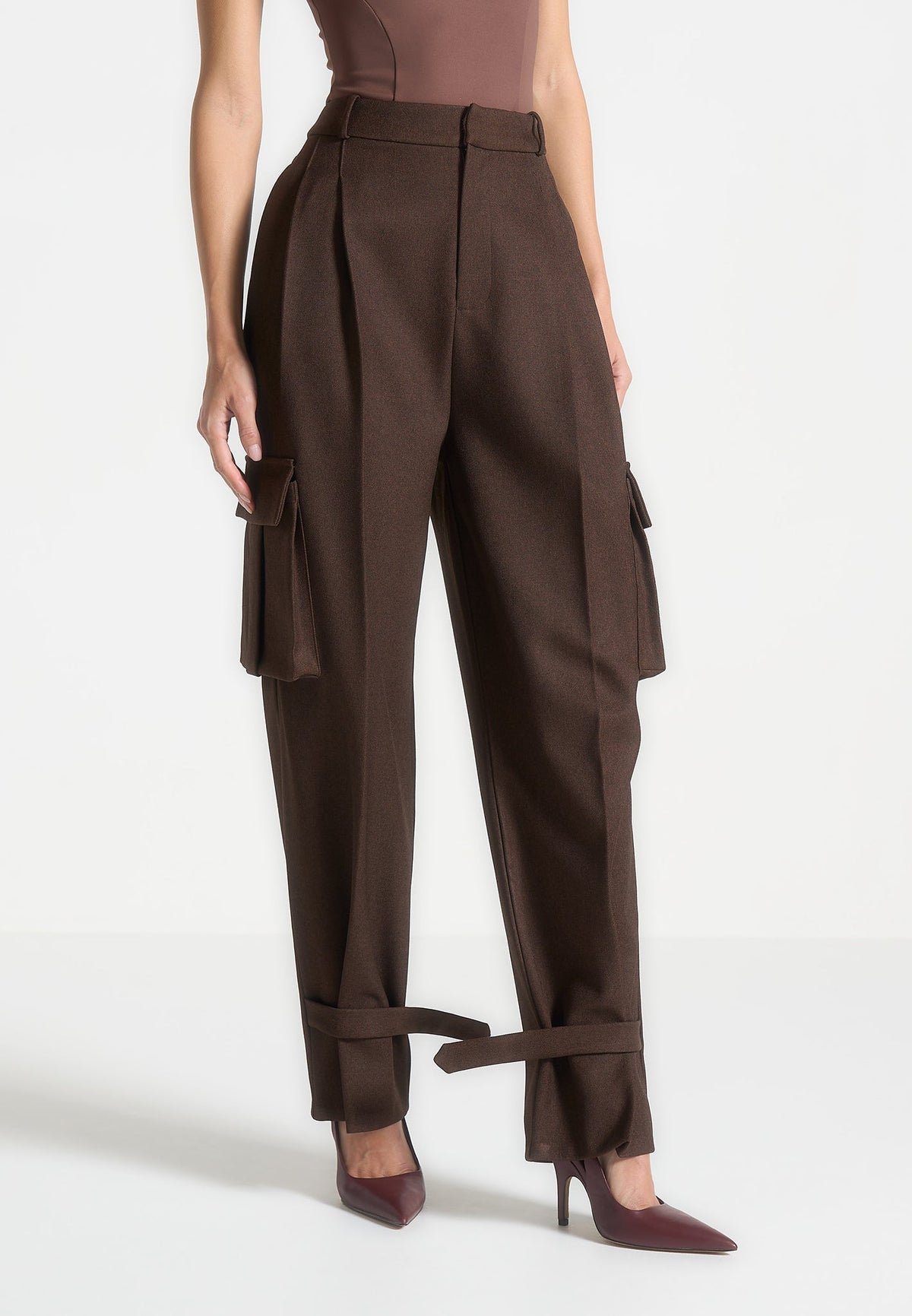 D⁠anielle - Tailored Pleated Cargo Pants - Brown