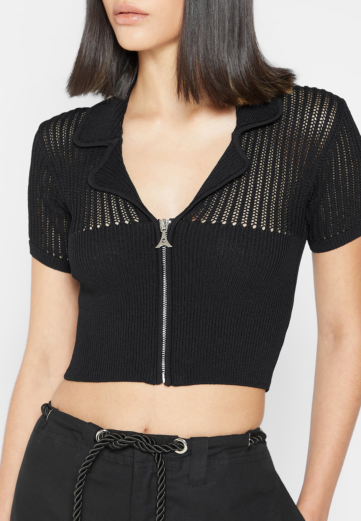 zip-front-knitted-crop-top-black