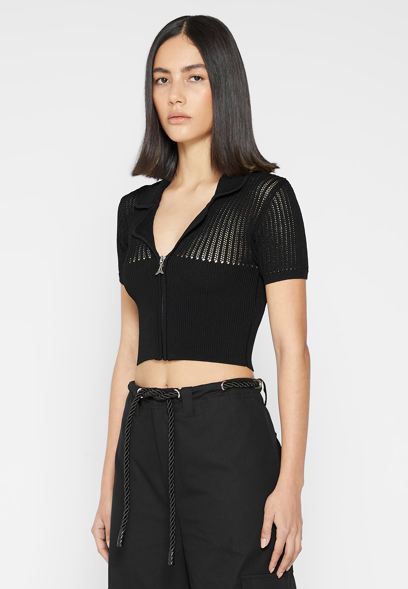zip-front-knitted-crop-top-black