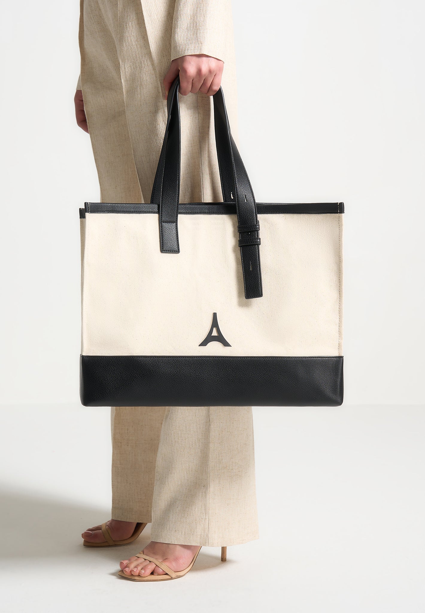 romane-eiffel-detail-canvas-tote-bag-beige-black