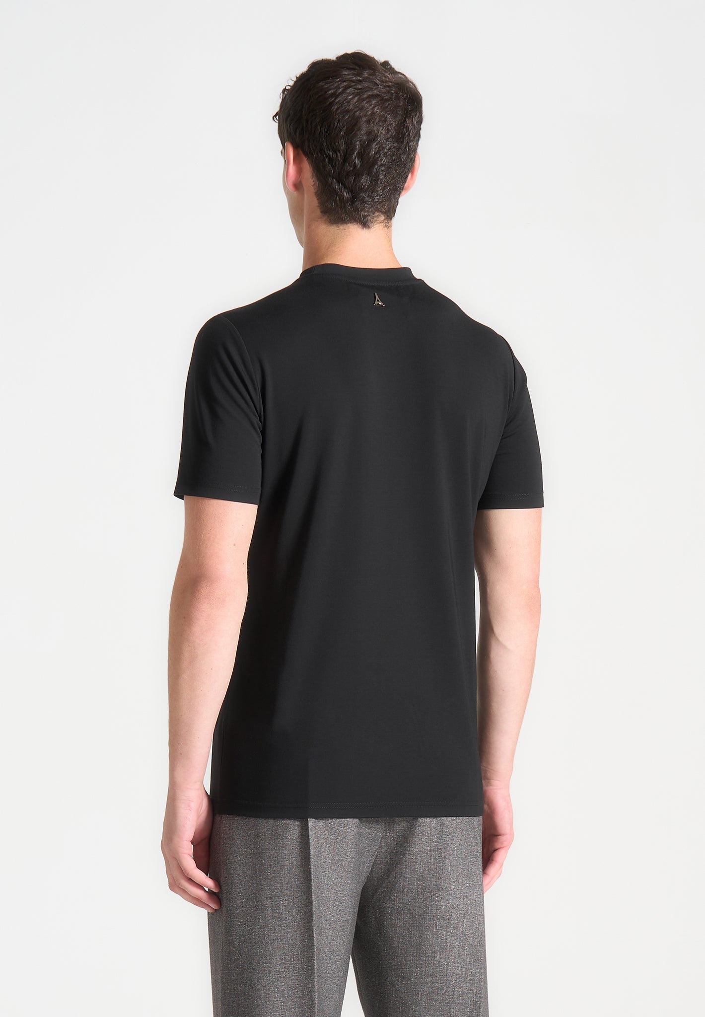 eternel-slim-fit-luxe-tshirt-black