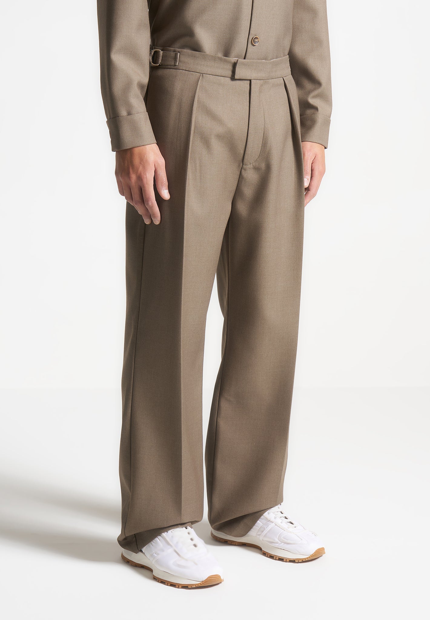 Dorian - Pleated Tailored Pants - Khaki