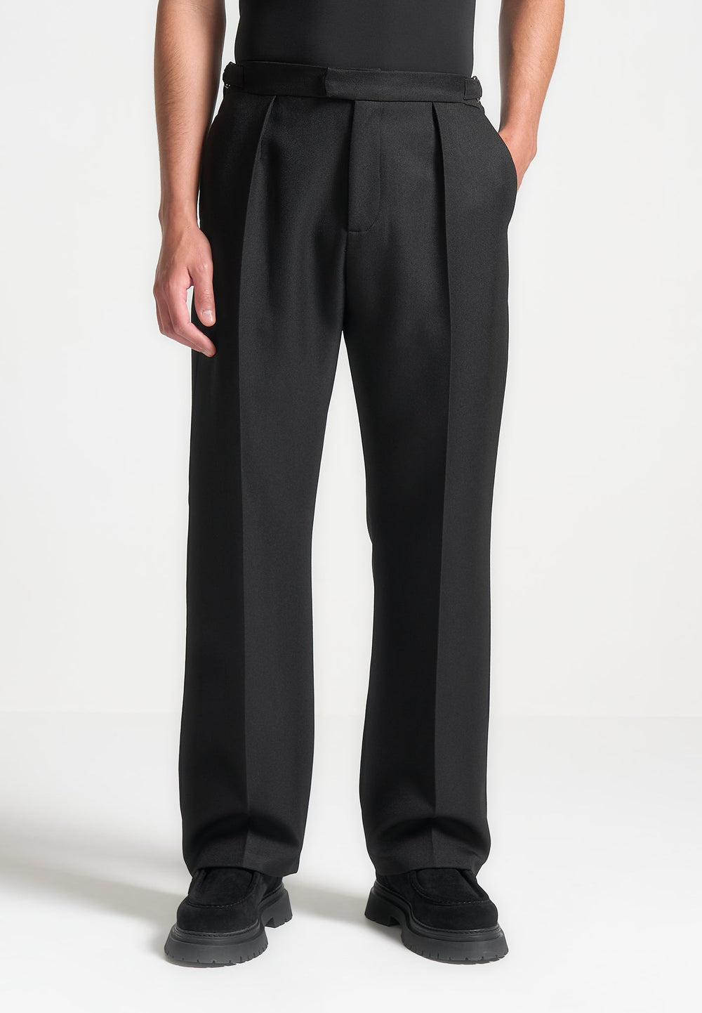 relaxed-fit-textured-pleated-tailored-trousers-black