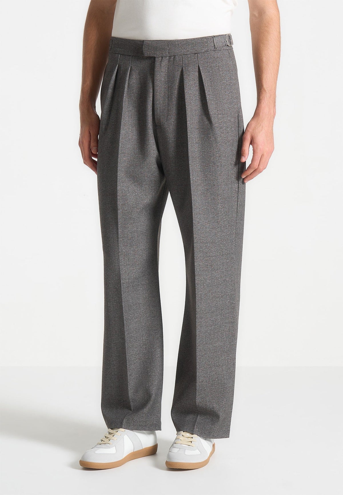 P⁠ierre - Relaxed Fit Textured Pleated Tailored Trousers - Dark Grey