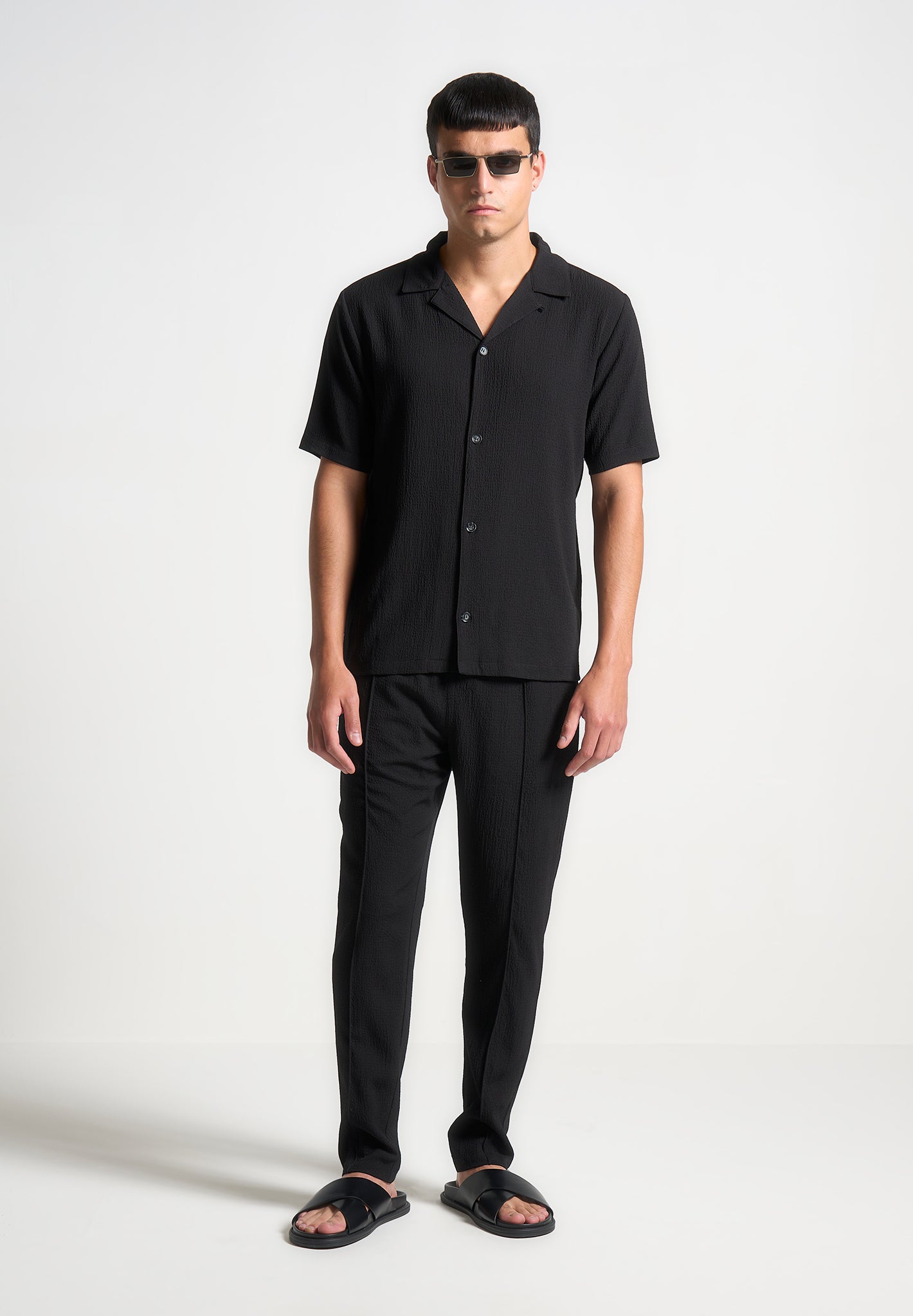 seersucker-tapered-trousers-black