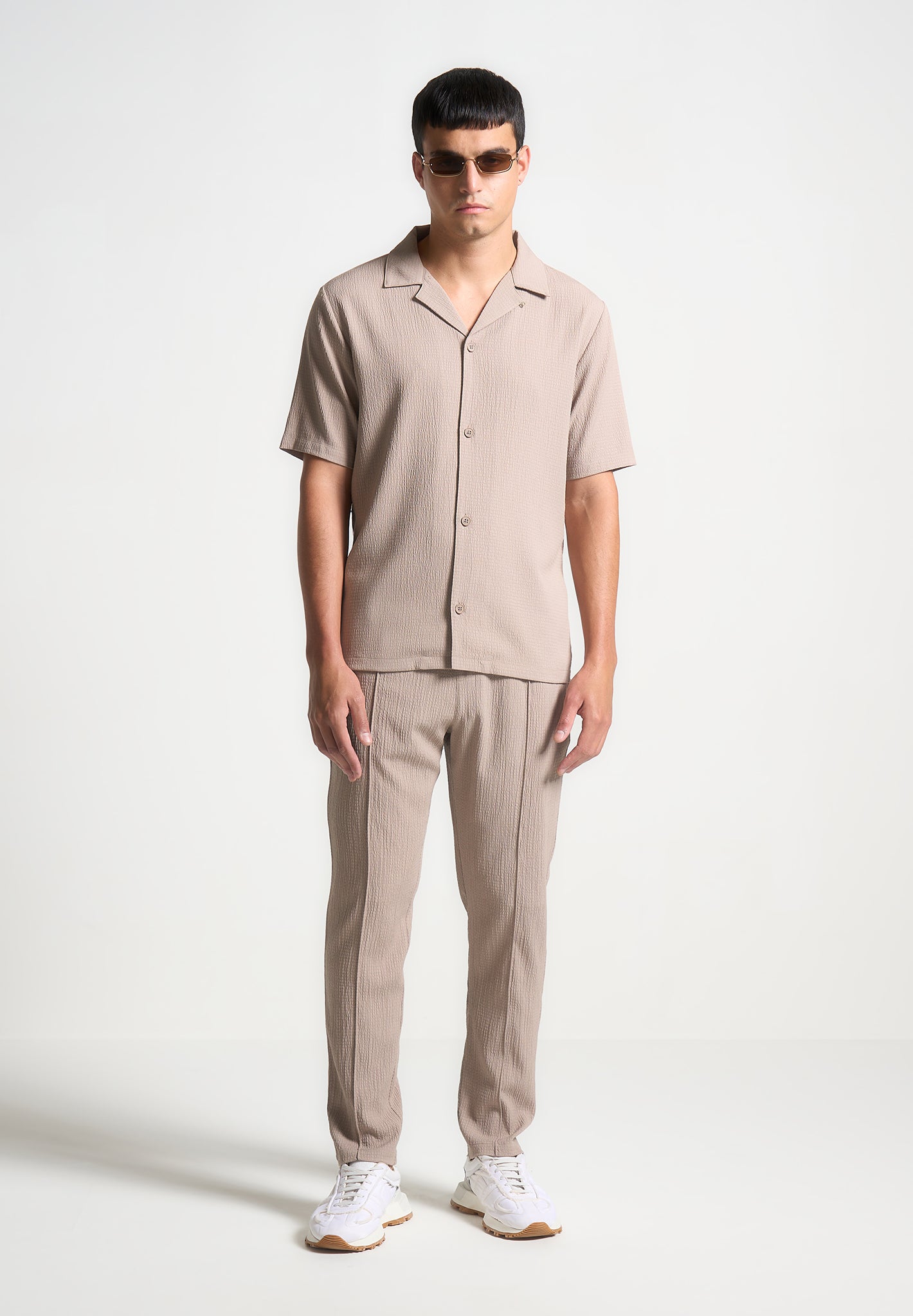 seersucker-tapered-trousers-taupe