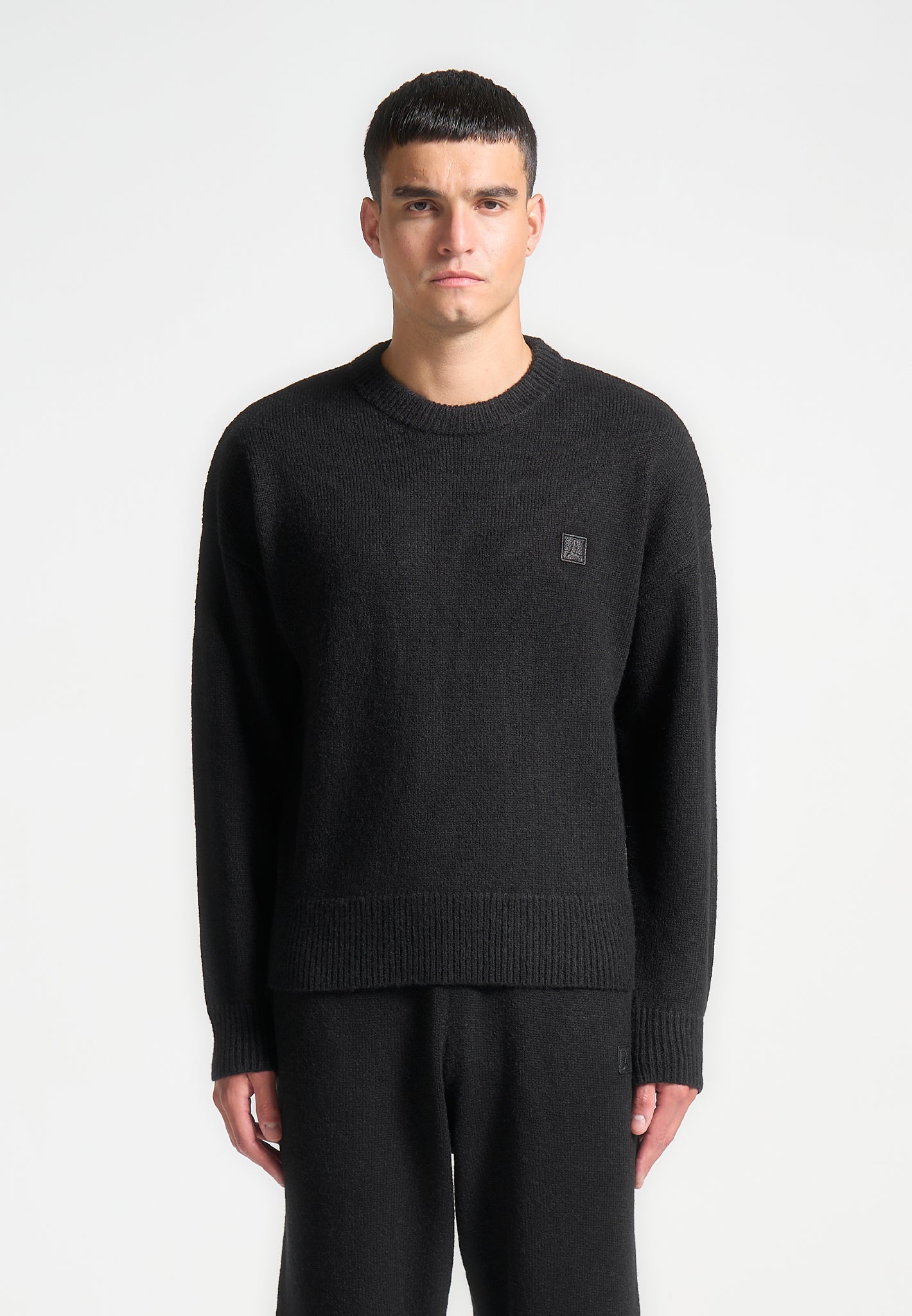 signature-knit-crewneck-jumper-black