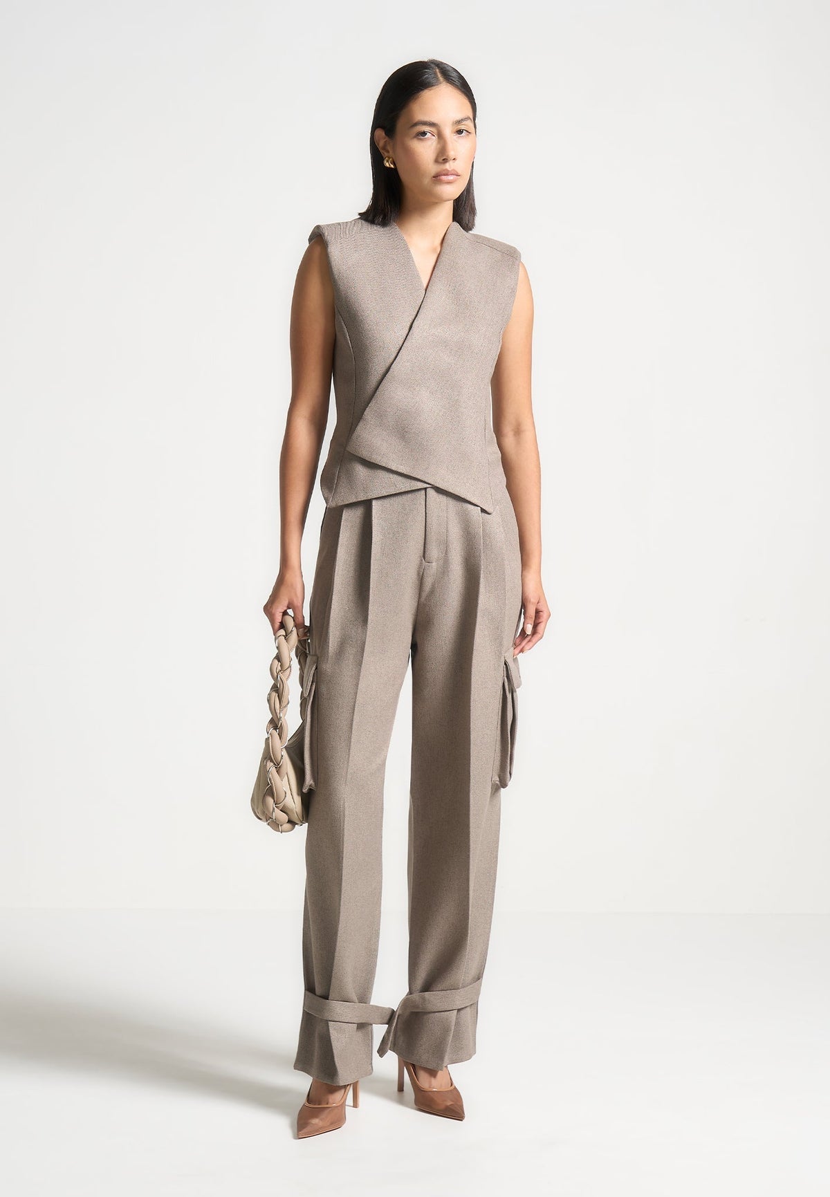 D⁠anielle - Textured Tailored Pleated Cargo Pants - Taupe
