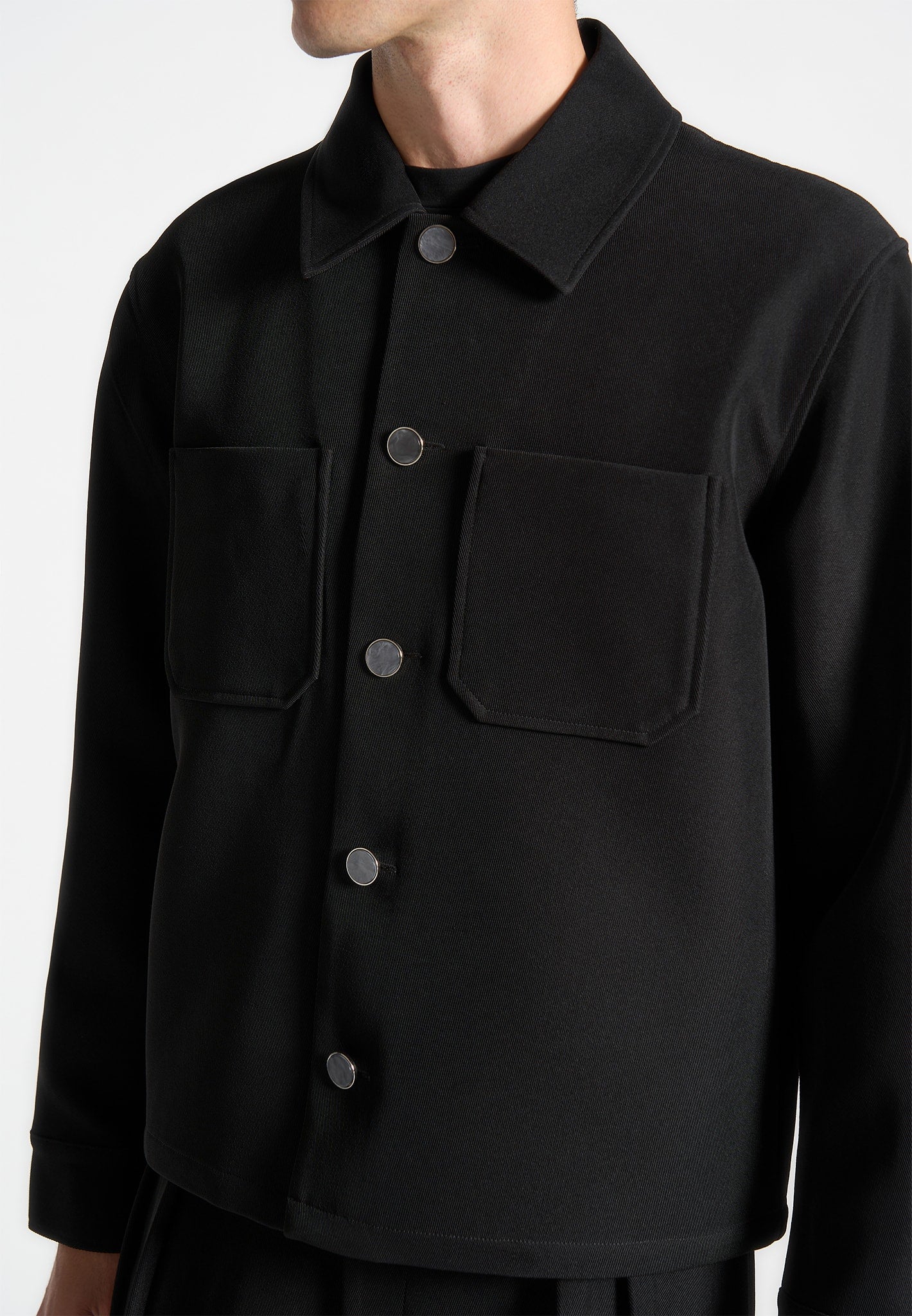 benoit-twill-pocket-cropped-shirt-black 