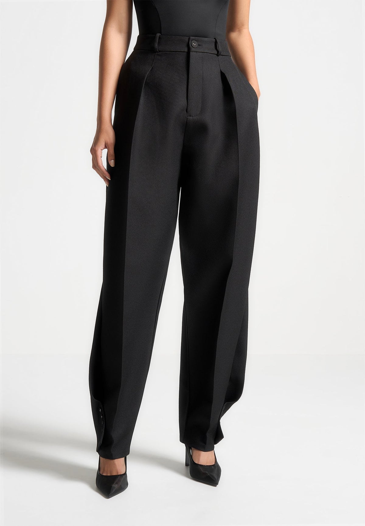 S⁠ophie - Twist Leg Tailored Pants - Black